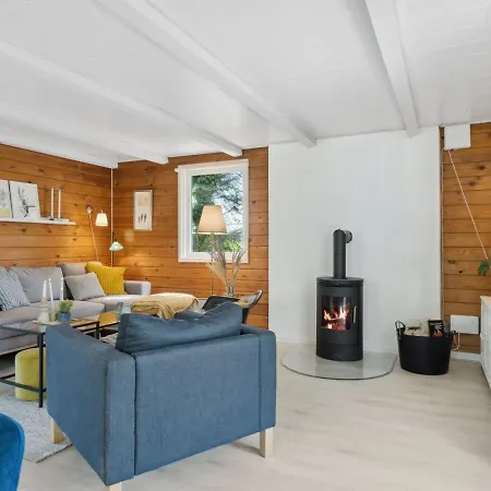 Holiday home Alste - 900m From The Sea In Ne Jutland By Interhome Hals